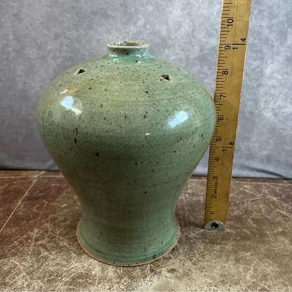Vintage MCM Signed MCR Green Glazed Studio Art Pottery Vase Vessel ~ 6 x 9 Inch - Picture 8 of 8